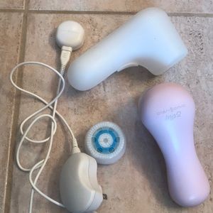 Clarisonic Mia 2 with 2 new brushes,charger, case